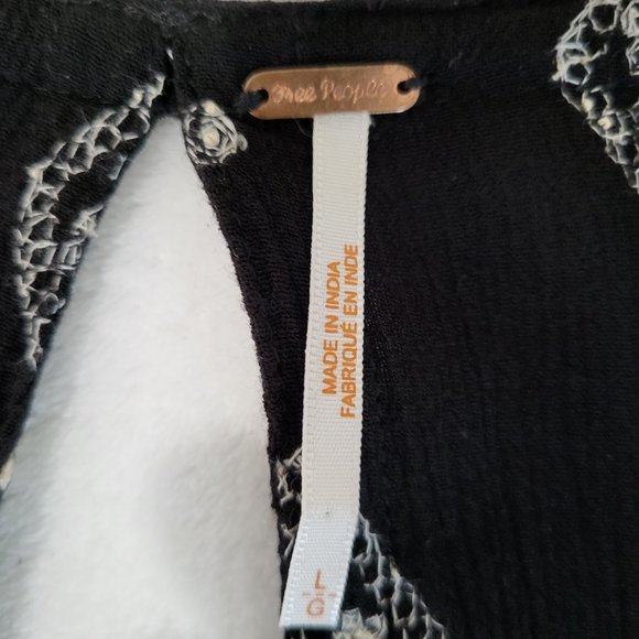 FREE PEOPLE Diamond Embroidered Bell Sleeve Top Black/White SZ L - Picture 10 of 10